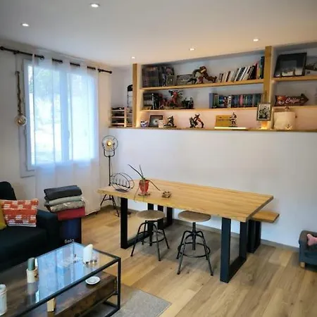 Au Petit Mazet - 4 Personnes * Nimes