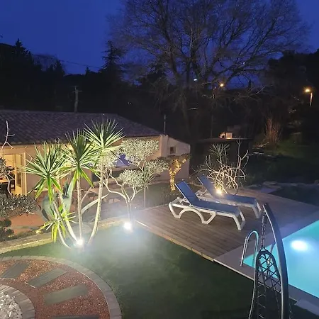 Villa Au Petit Mazet - 4 Personnes *