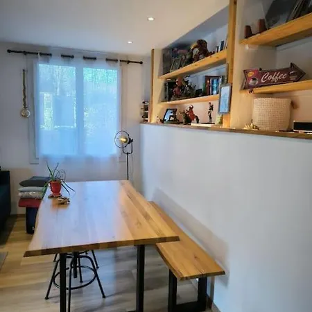Au Petit Mazet - 4 Personnes * 尼姆