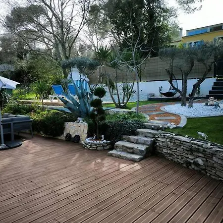 Au Petit Mazet - 4 Personnes * Nimes